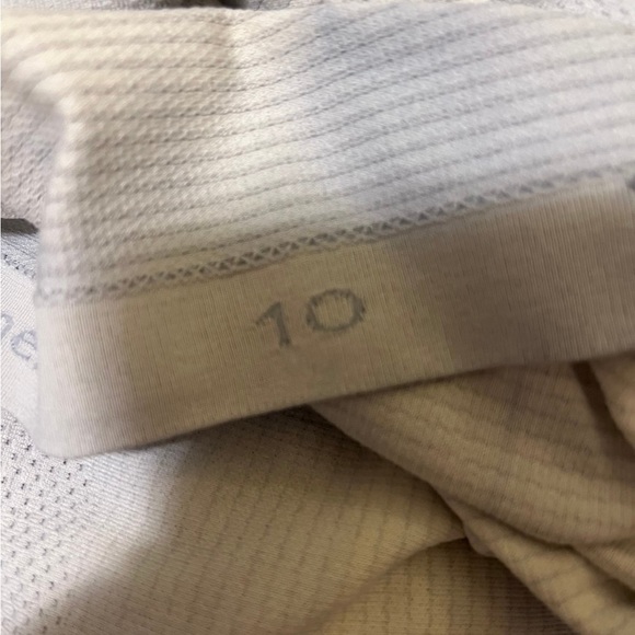 🍋Lululemon Athletics tank top size 10 - Picture 4 of 4